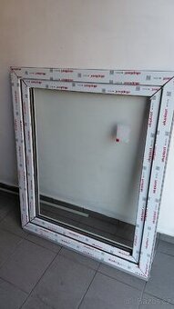 Plastové okno 860 x 1160, bíla/ořech