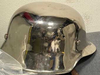 Retro helma na motorku