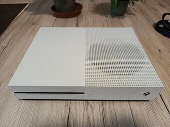 Xbox One S - 1TB HDD