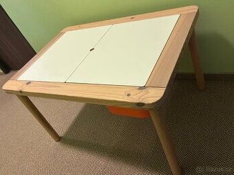 Dětský hrací stolek IKEA FLISAT 83cm x 58cm