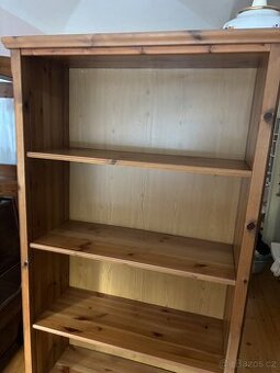 Knihovna Ikea Markör masiv