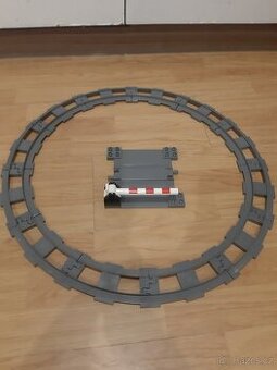 LEGO duplo koleje + přejezd