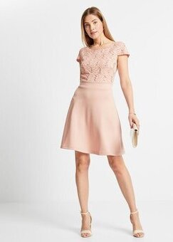 Elegantní společenské šaty 36/38