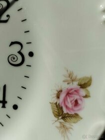 Porcelánové hodiny