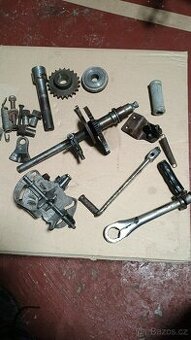 Jawa 250 pérák, díly, řazení, páky..