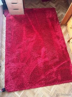 Červený kusový koberec Ikea