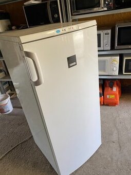 šuplíkový mrazák Zanussi mraznička