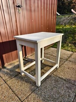 Starožitný stolek masiv