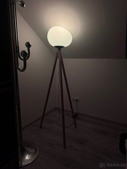 Stojacia lampa s organickým tvarom + RGB osvetlenie