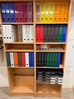 Regálová skříň se šanony