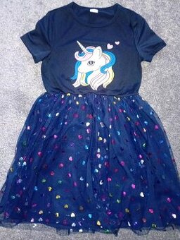 Nové šaty s jednorožcem