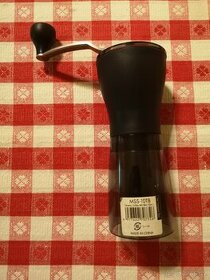 Ultralehký cestovní mlýnek na kávu MSS-1DTB Hario Mini-Slim