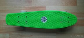 Skateboard kvalitní plastový - jako NOVÝ