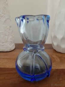 Menší váza z hutního skla - René Roubíček