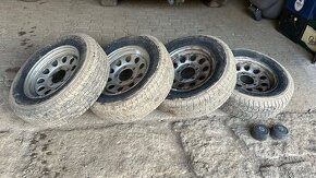 Suzuki Samurai sada zimních kol