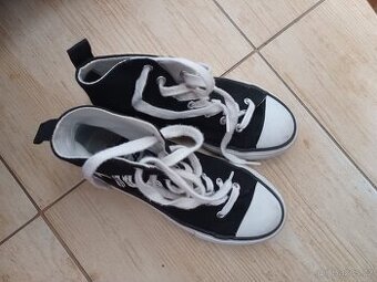 Fila boty