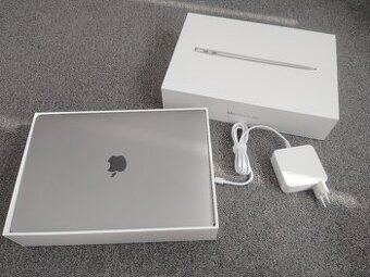 MacBook Air Apple M1 chip / 16GB RAM / 256GB solid-st