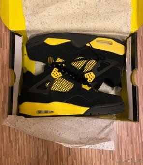 Jordan Air 4 Thunder Black