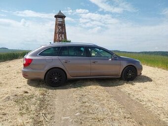 Škoda Superb 2.0. TDI 103 KW navi ,Xenon, tažné