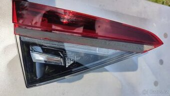 Levé zadní vnitřní LED světlo Škoda Superb 3 III
