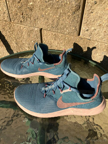 Tenisky NIKE vel 40,5