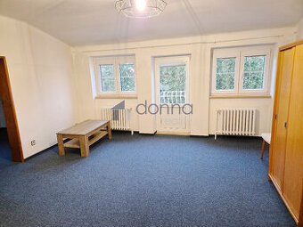 Pronájem bytu v RD 2+1 + mansarda, 90m2 + 2x terasa, ul. Maš