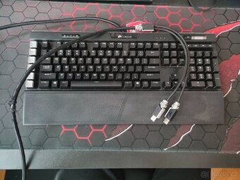 Herní klávesnice Corsair K95