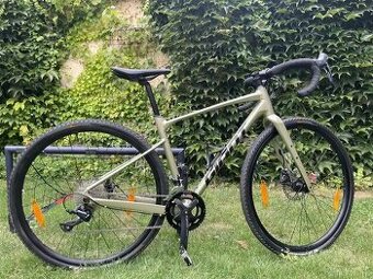 Giant Gravel