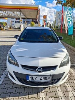 Opel Astra Sedan 1.4 Turbo LPG – originál LPG z výroby