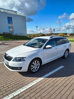 Skoda Octavia Combi 2.0TDI 110kW DSG Bi-Xenon