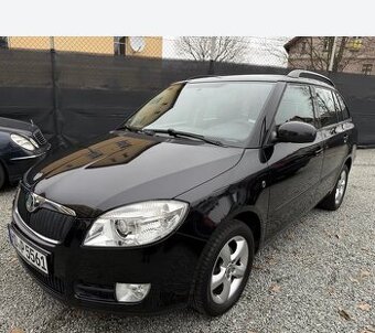 HEZKÁ ŠKODA FABIA COMBI 1.4 16v — BEZ KOROZE — 2 SADY KOL —