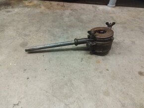 Závitořezná hlava