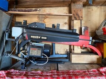 Štípačka na dřevo