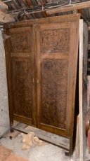 Starožitná skříň