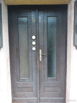 Vchodové dveře