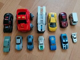 Sbírka 12 aut - modely - autíčka a 1 auto zdarma