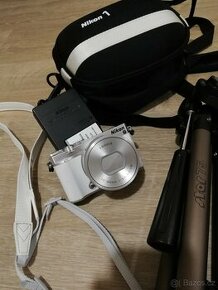 PRODÁM kompaktní fotoaparát Nikon 1 J5 + 10-30 mm VR PD - ZO
