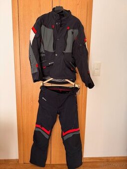 Dainese carve master 3 bunda+kalhoty v setu GORE TEX vel. 52