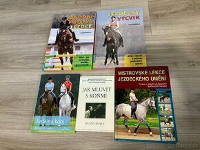 Naucné knihy o koních
