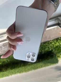 Apple IPhone 11 pro bílý silver