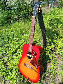 akustická kytara made in Japan, ruční výroba, Hummingbird
