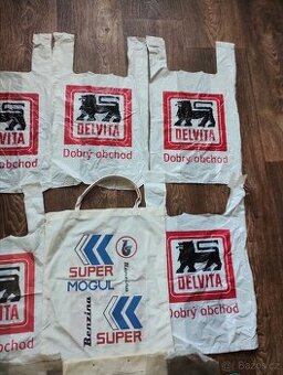Igelitové tašky Delvita atd.