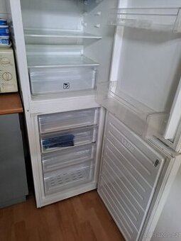 Prodej lednice s mrazákem