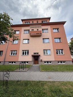 Prodej bytu 2+1 s balkonem, CP 81 m2, Vsetín, ul. Na Kamenc