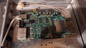 Vodotěsná krabice s routerboard 333