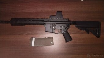 Elektrická airosftka M4