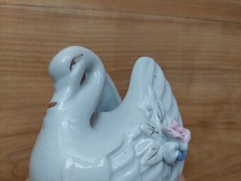 Pěkná porcelánová soška - labuť, solnička, cukřenka dekorace