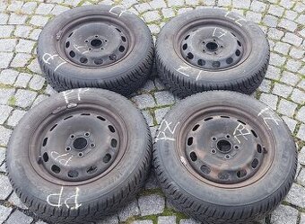 Sadu 4 plechových disků na Ford Focus vč. pneu 195/65 R15