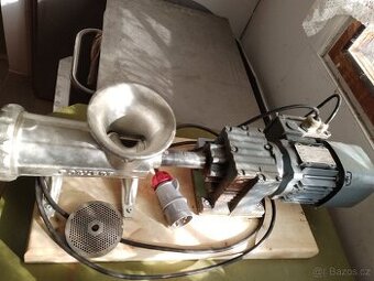 Elektrický mlýnek 32