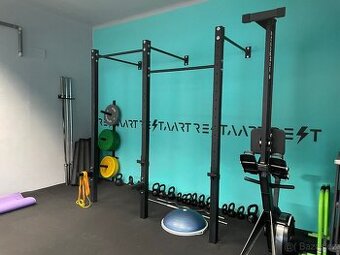 Posilovací Dřepovací Klec s Hrazdou